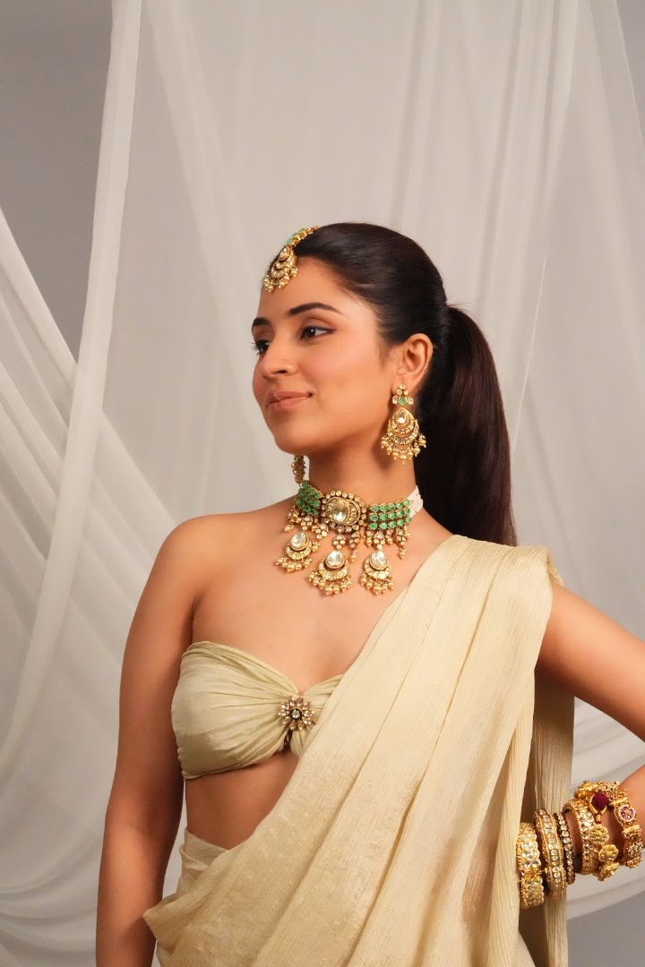 Traditional Uncut Stone Statement Choker with Earring and Maangtika