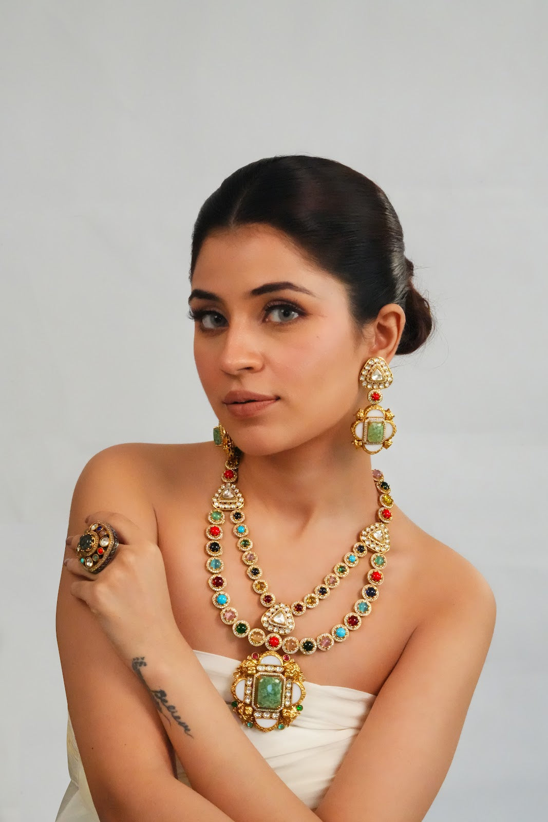 Elegant Vibrant Gemstone Necklace with Earrings