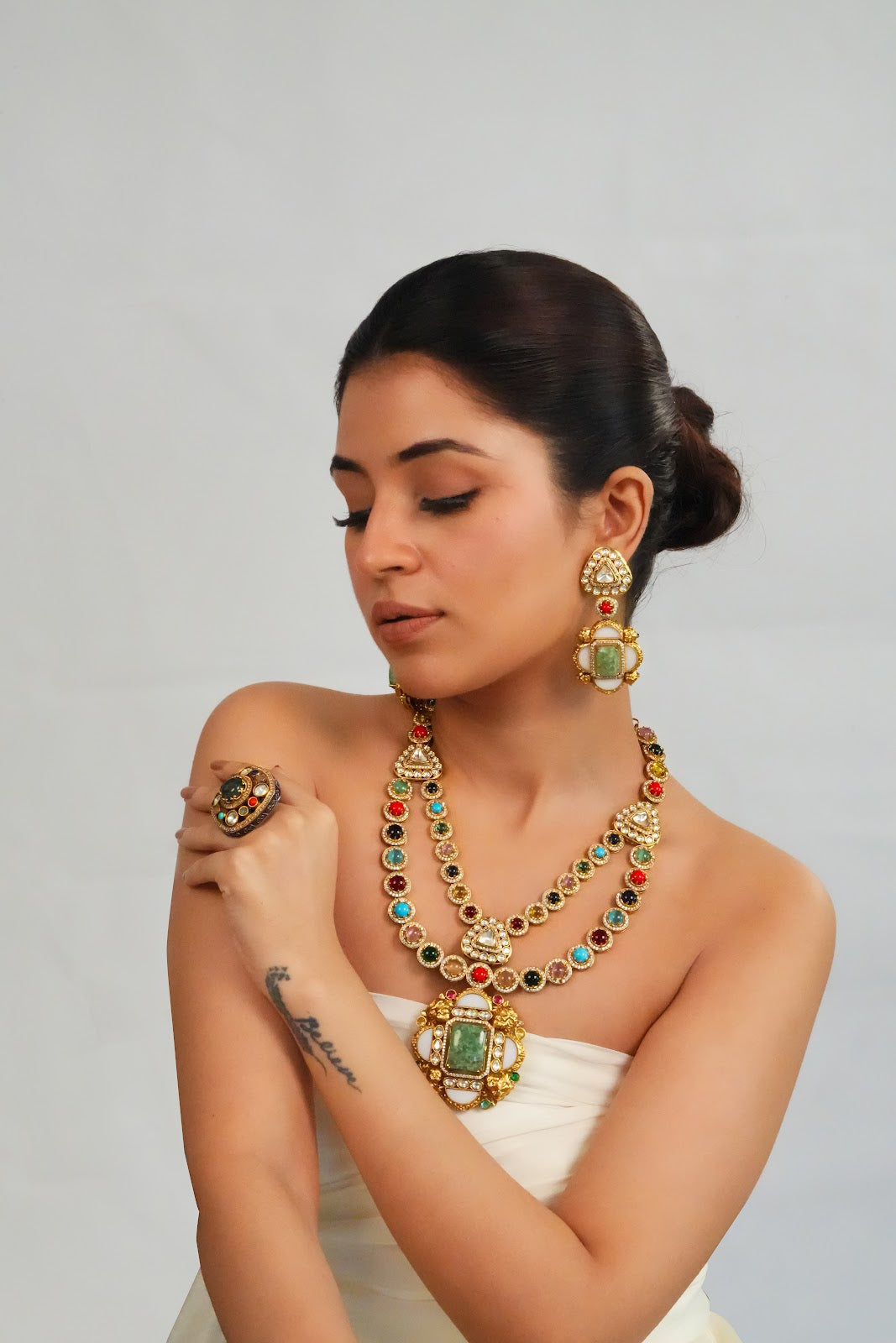 Elegant Vibrant Gemstone Necklace with Earrings