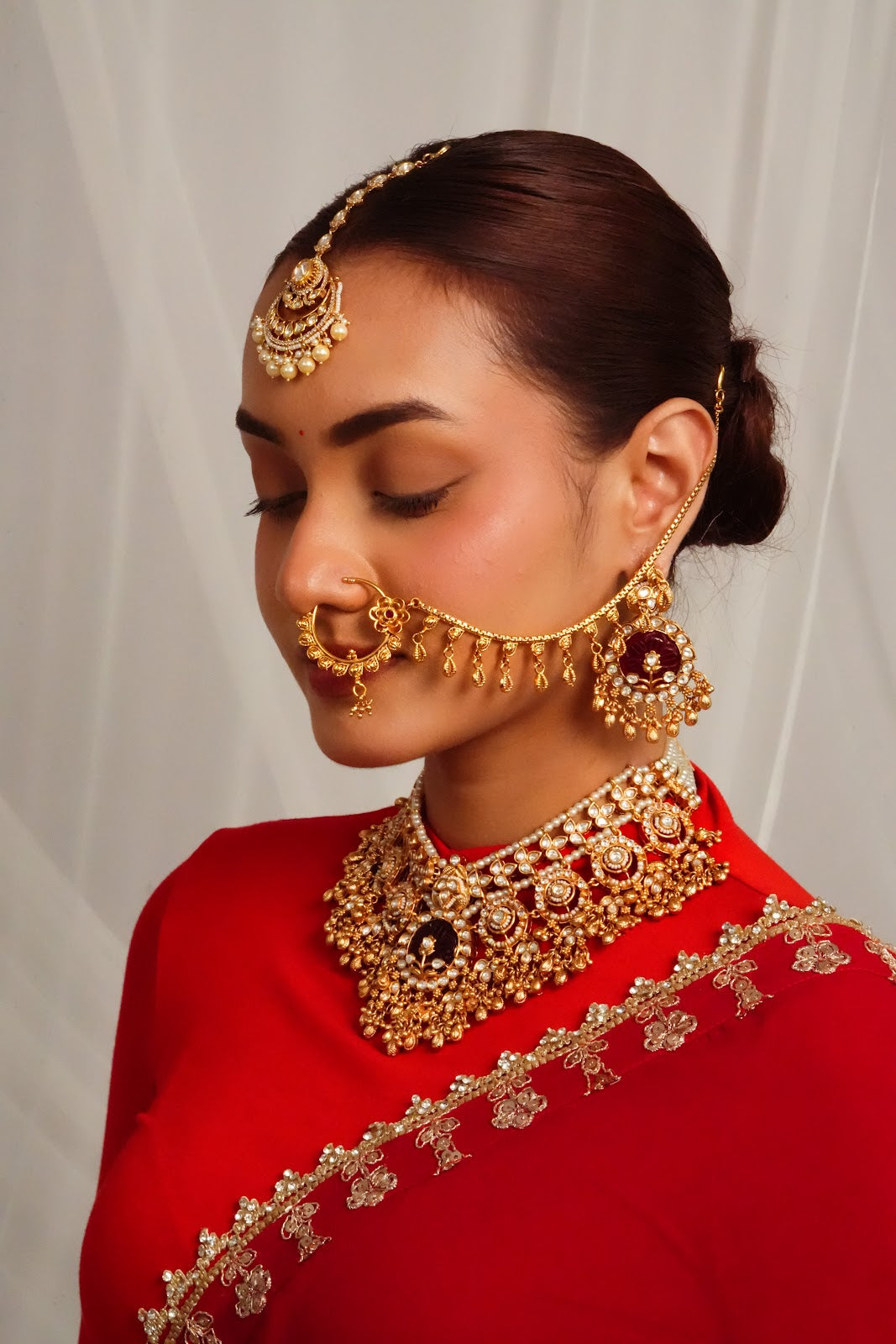 Elegant Minimal Chain Style Nath